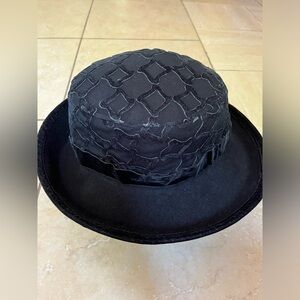 Women’s KOKIN Hat 100% Wool Used